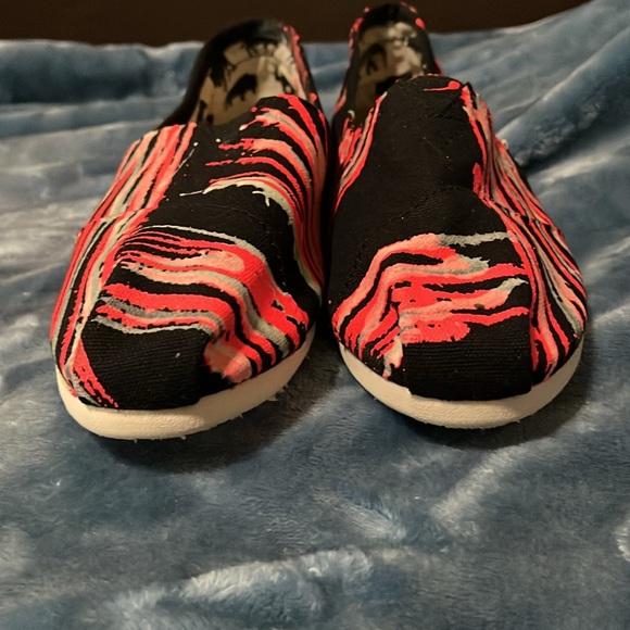 TOM’S Women’s Flats! NWOT size 10! Neon and Glow in the Dark! - Picture 5 of 12